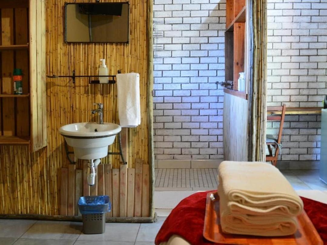 Nxabii Cottages 카사네 객실 사진